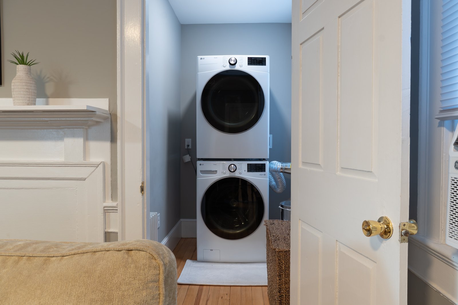 comfortable Bedroom at Toro's Place Homestay in downtown, Newbedford